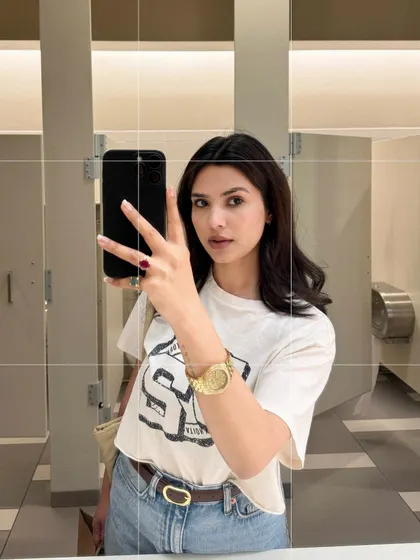 A fun peace-sign selfie in my retail therapy outfit.