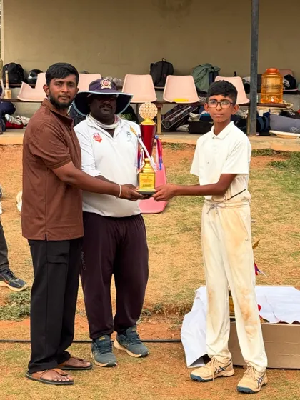 A player receiving his runner-up medal at the U15 Summer Tournament. We are proud of the team's spirit and fight.