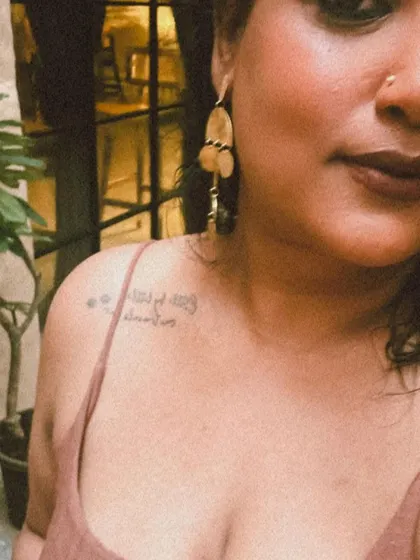 A brown girl moment. This strappy brown dress is one of my favorites for a casual day out. I love celebrating my skin tone with earthy colors like caramel and chocolate.