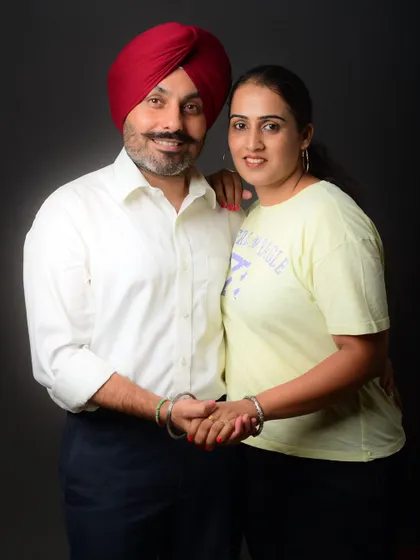 A classic portrait of a couple, taken as part of their complete family photoshoot session.