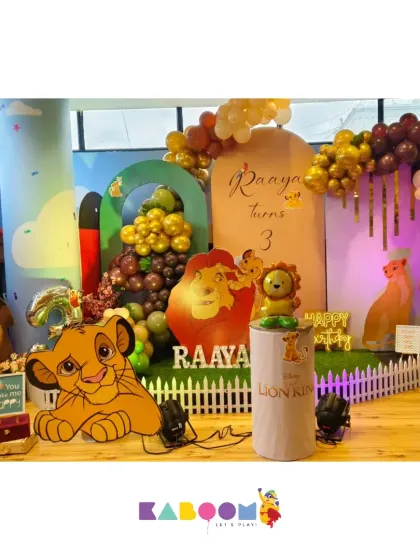 Hakuna Matata! We brought the Pride Lands to life for this amazing Lion King themed party, featuring Simba, Timon, and Pumbaa with a stunning balloon and backdrop display.