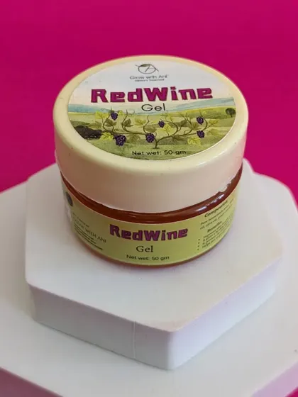Another shot of my Redwine Gel. It's rich in antioxidants and has anti-inflammatory properties to calm the skin.
