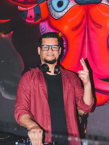 Clicks from a Saturday night party. Pointing to the crowd, getting them hyped for the next track.