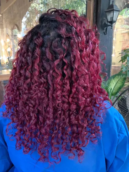 A final look at these gorgeous pomegranate sangria curls. The color is so rich and the curls are so defined. (No filter)