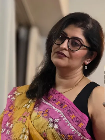 A closer look at my festive styling. The combination of a traditional saree with a simple, modern blouse creates a balanced and elegant look, perfect for celebrating with loved ones.