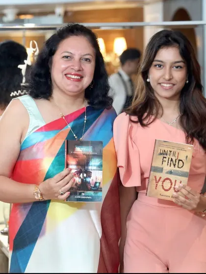 Mentorship is a huge part of our community. Here is young author Aadya Aggarwal with established thriller writer Kanchana Banerjee, who unveiled the book and shared valuable guidance with all the young writers present.