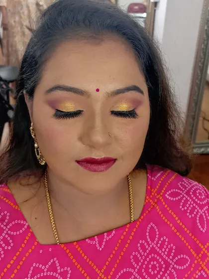 Another shot of this creative halo eye. Experimenting with color placement is a fun way to push my creativity.