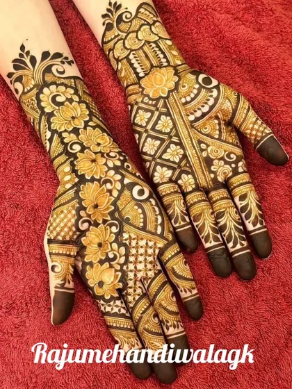 This is the same design as ID 48, a popular choice for clients who love full, floral mehendi.