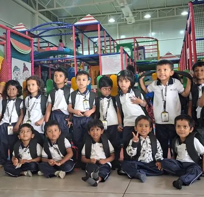 Look at all these happy faces. This large group of students had a fantastic time exploring our adventure zone, and I was thrilled to have them visit.
