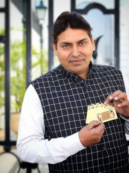 Ready for a card trick? Close-up magic is my passion, and I love sharing it with guests one on one. It creates a much more personal and impactful experience.