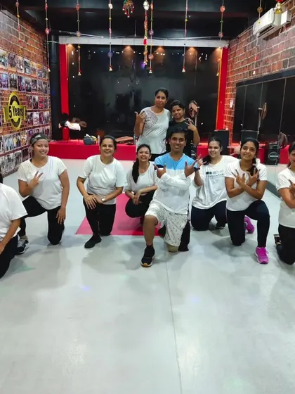 A fun-filled class at our Finix Basavanagudi branch. The white-themed outfits add to the sense of unity and fun.