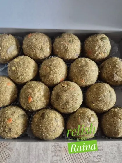 I love when clients trust me to create new combinations, like these Sattu Makhana Laddoos with seeds and less sugar.