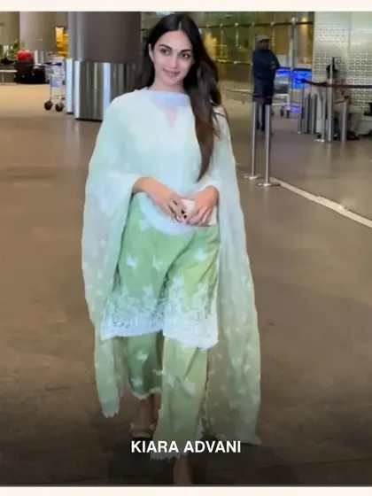 Kiara Advani shows us how to do airport style right in my Chapoli Green Kurta Set. It’s the perfect blend of comfort and chic for any travel day.