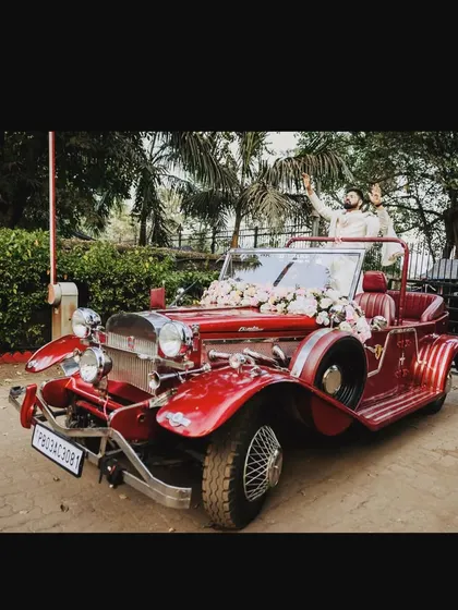 Let's make your entry or exit as unique as you are. I can arrange for special touches like a decorated vintage car, adding a classic, stylish flair to your wedding day and creating unforgettable photo opportunities.