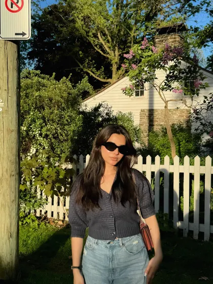 A full look at the casual outfit featuring the top from Nykd by Nykaa.