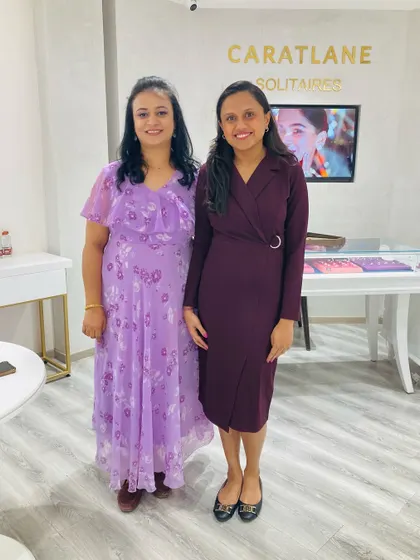 It was a pleasure to conduct a makeup masterclass for the wonderful team at Caratlane. This is an example of the fun and informative group workshops I offer for corporate teams, friends, or family.