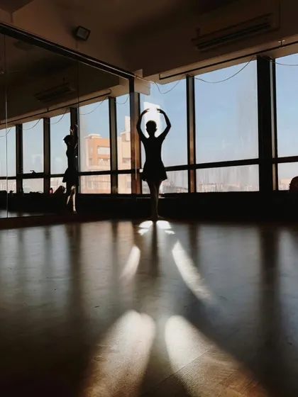 A beautiful silhouette of a dancer in our sunlit studio. A recap of the beautiful moments from January and February.
