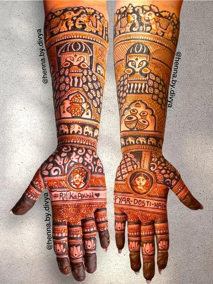 A story of love and friendship, this design features portraits of the couple and includes the phrase "Pyar Dosti Hai" (Love is Friendship). The arms are decorated with traditional Rajasthani puppets.