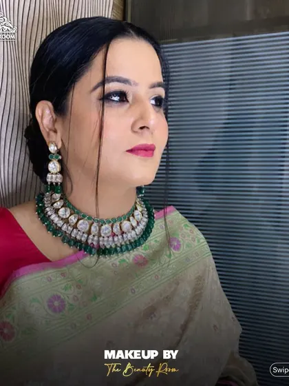 A classic guest makeup look. The client is wearing a beautiful saree, and I gave her a timeless makeup look with a defined eye and a pink lip.