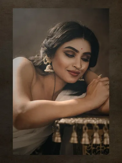 An identical close-up shot, capturing the soft, romantic mood of the "Divine" series.