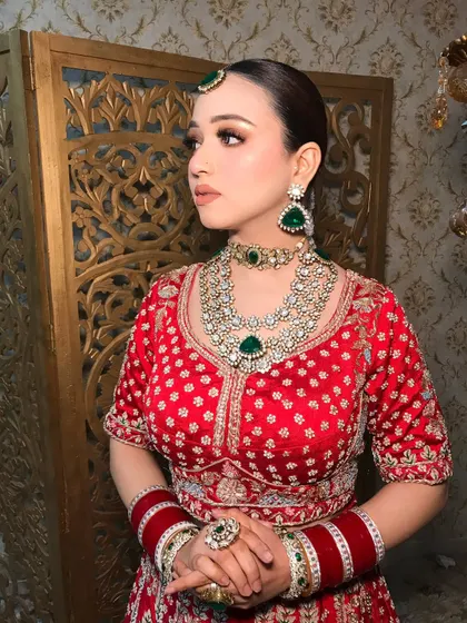 A final look at this timeless beauty, ready to make her entrance.