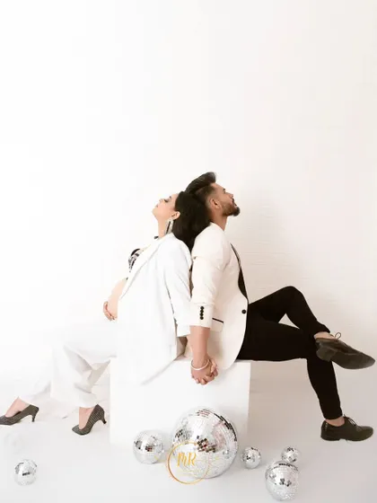 An artistic pose from the same session, creating a strong graphic silhouette. I work with couples to find creative poses that reflect their personality.