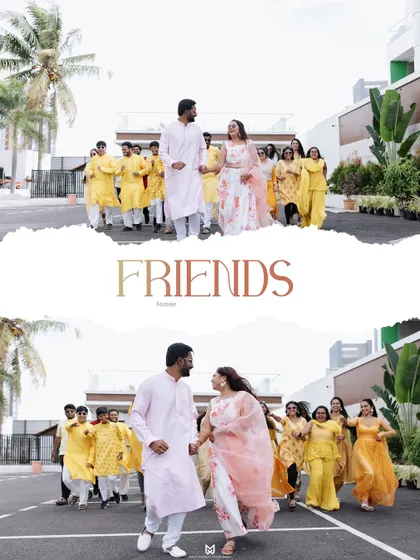A fun shot with friends during the Haldi ceremony. I love organizing creative and dynamic group photos that show the couple surrounded by their loved ones.