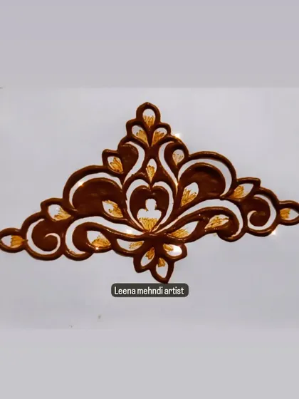 An abstract, flowing motif that is great for practicing swirls and vines. These elements add grace and movement to any henna design.