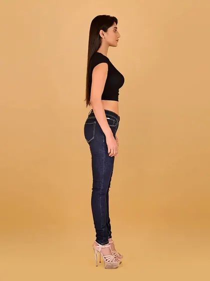 A duplicate of 19, this standard profile shot is a key part of any professional model's portfolio.