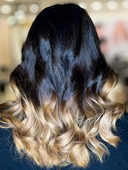 The back view of the classic ombre, showing the smooth gradient from black to blonde.