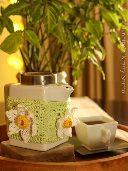 Cooler evenings are harbingers of chai season. My Daffodil Tea Cosy is ready to keep the pot warm.