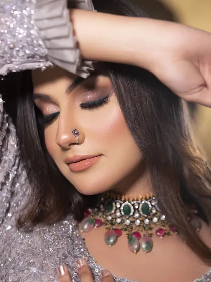 A close-up of this soft glam, smoked-out look. Notice the seamless blending on the eyes and the dewy, real-skin finish. Achieving this "glass skin" effect without looking heavy is a core part of my makeup philosophy.