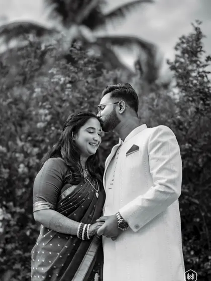 This beautiful black and white portrait shows how a great grooming service enhances timeless moments. My goal is to make you look so naturally good that the focus remains on the emotion of the day.