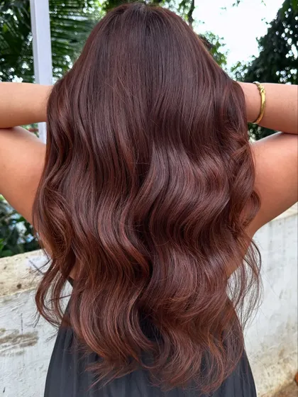 Birthday ready with a stunning red-brown color.