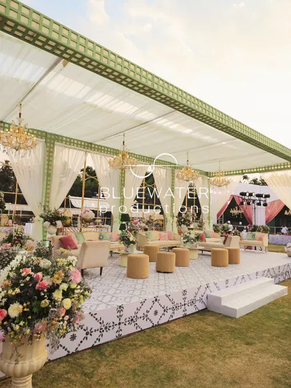 A full view of the raised family lounge, an exclusive and comfortable space designed to make the family feel special.