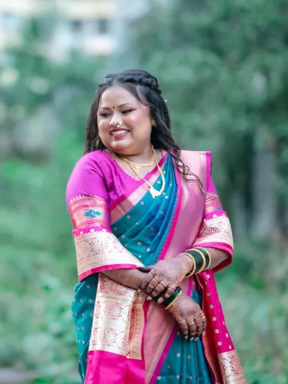 A candid moment showing her joy. This look proves that with the right techniques, any hair challenge can be overcome.