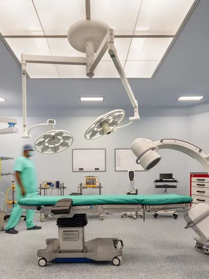 We design clinical spaces with precision and functionality at their core. This state-of-the-art operation room is meticulously planned for optimal workflow and hygiene, integrating advanced medical technology within a calm, focused environment to support medical teams in delivering exceptional care.