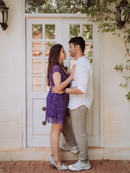 The same romantic pose, showing the beautiful simplicity of the backdrop.