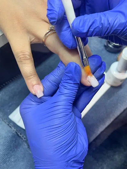 Building the perfect apex with gel. This is a fundamental skill for creating durable and natural-looking nail extensions. It's all in the details.