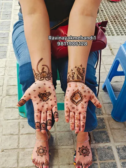 A unique and modern design combining different minimal motifs on the hands and feet. We can create any custom design you have in mind.