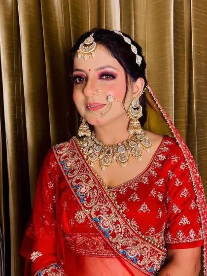 This bride's makeup is all about natural radiance. I kept the skin looking fresh and dewy, with a focus on enhancing her natural features.