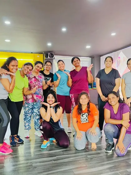 Another amazing group, another session filled with laughter and good vibes. I love the diversity of people who come to my classes.