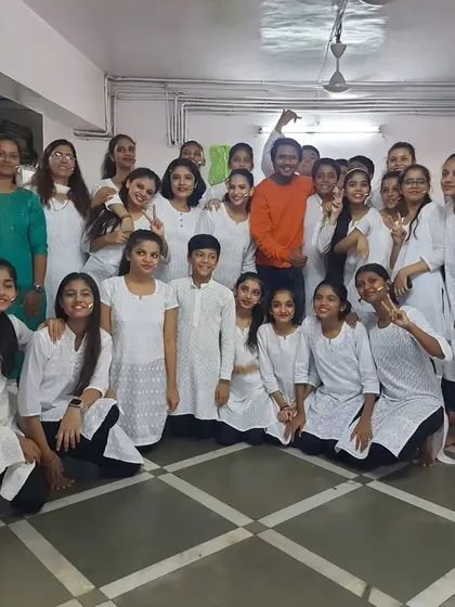 A group photo with students after choreographing a special performance for Independence Day. It's always rewarding to work with young, enthusiastic performers for national and cultural events.