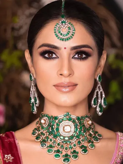 A close-up of a classic smokey eye, a must-know technique for any MUA. Master this and more in my upcoming Bangalore one-day class.