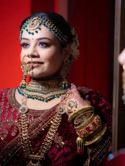 The mirror reflection says it all. Confident, beautiful, and ready to get married.