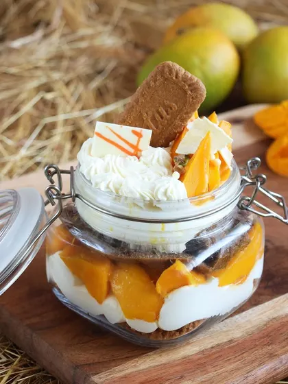 This Mango Biscoff Jar is a fan favorite. The caramelized flavor of Biscoff biscuits adds a wonderful depth to the creamy mango layers.