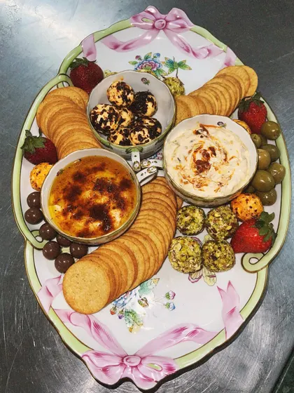 The final look of the custom platter, beautifully arranged and ready for the party. We believe food should look as good as it tastes.