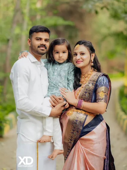 Celebrating the next chapter as a growing family. I love including older siblings in maternity shoots to capture the excitement and love that everyone shares for the new baby on the way.