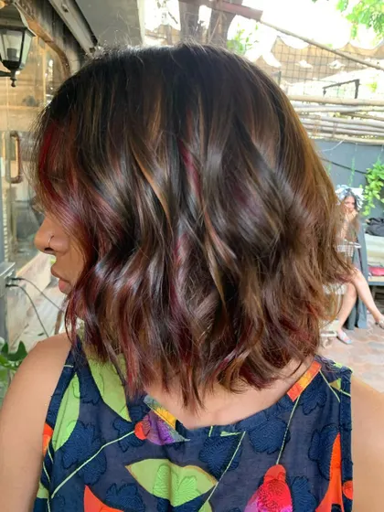 A side view of this bold and beautiful look. The mix of colors is so unique and eye-catching. (No filter)
