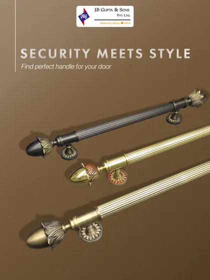 Security meets style. Find the perfect handle for your door from our collection of classic pull handles, designed for a strong hold and a timeless aesthetic.